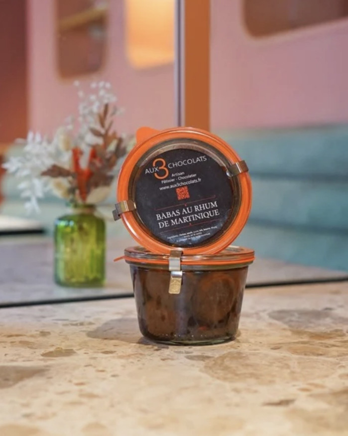 Pot de babas au rhum imbibés 